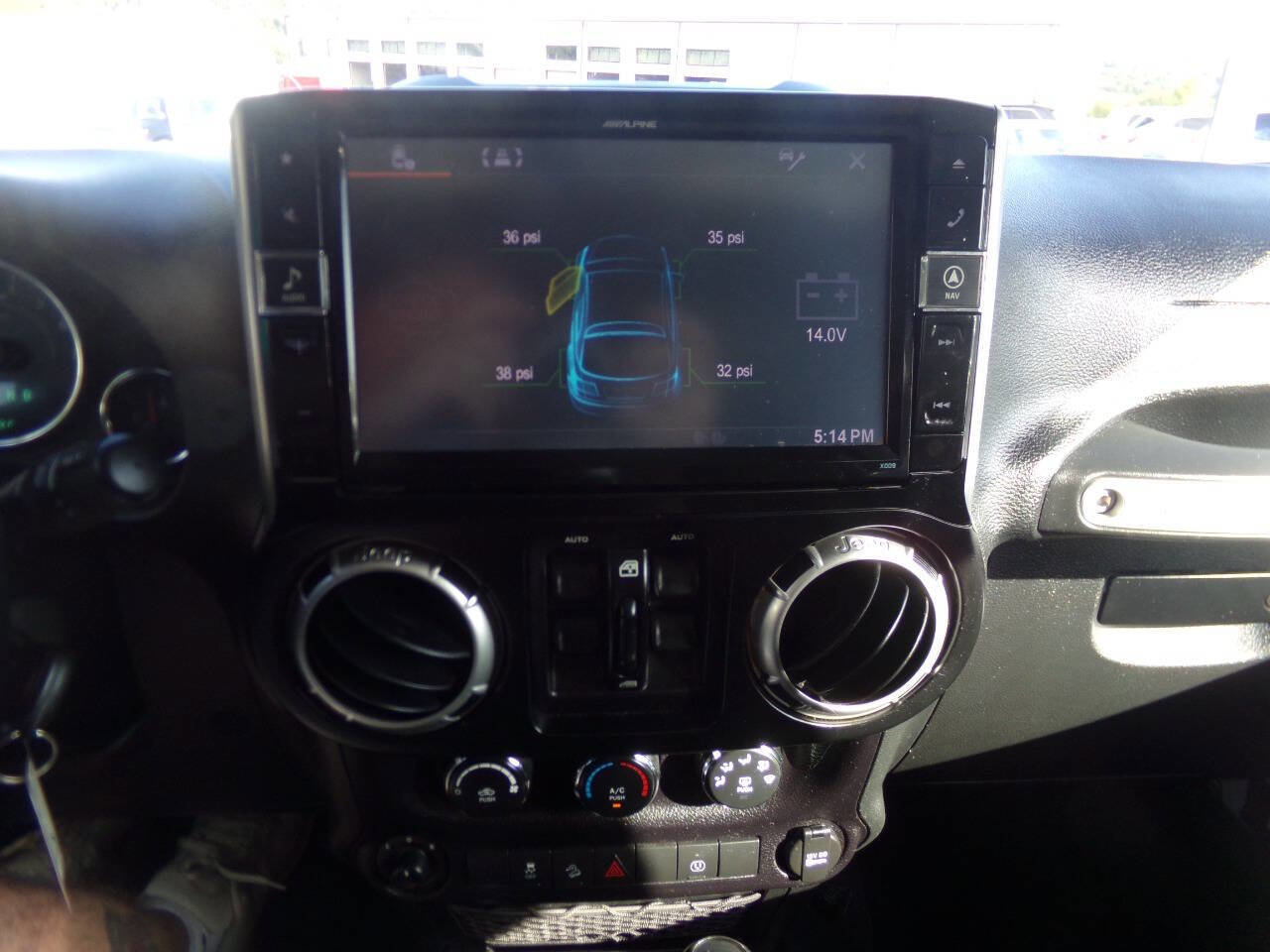 Used 2017 Jeep Wrangler Unlimited Sahara image 26