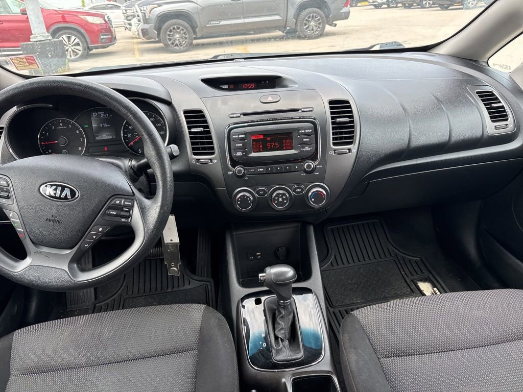 Used 2017 Kia Forte LX image 11