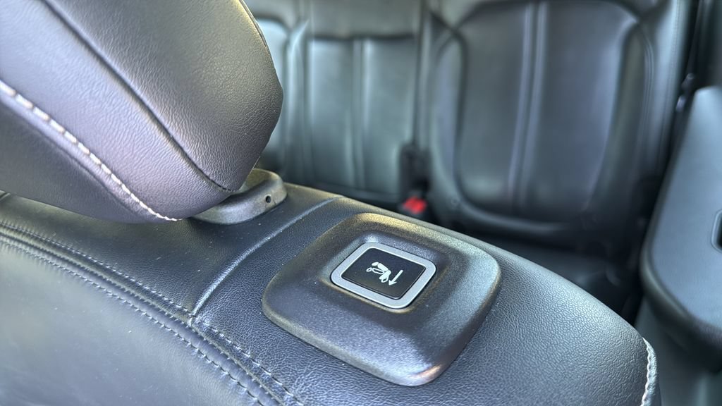 Used 2022 Jeep Wagoneer Series III w/ Premium Group I AWD/4WD image 22