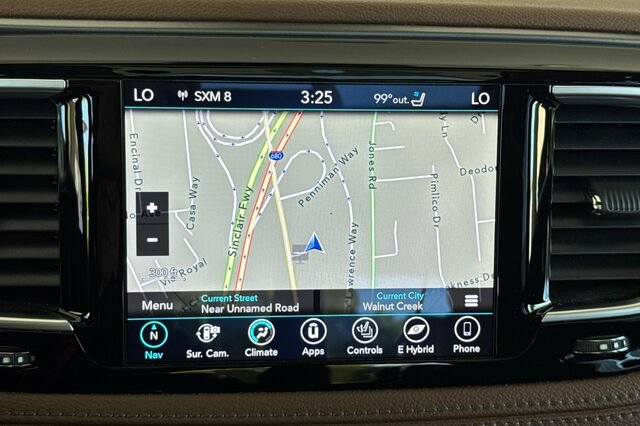 Used 2019 Chrysler Pacifica Limited w/ Advanced Safetytec Group FWD image 18