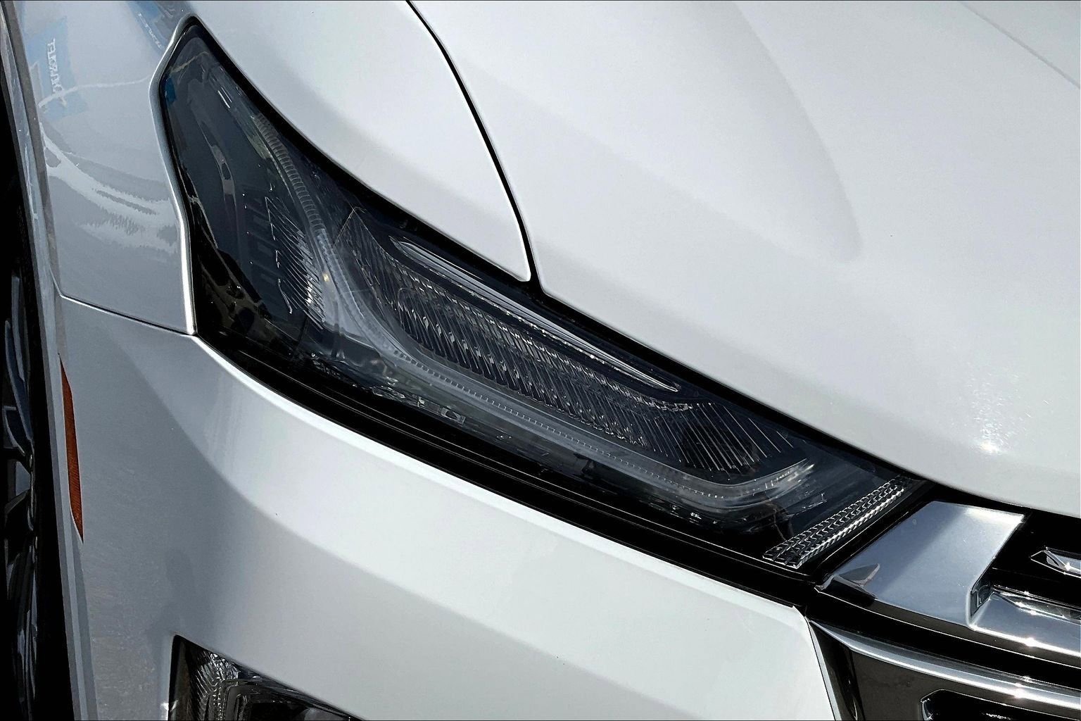 Used 2023 Chevrolet Traverse Premier image 31