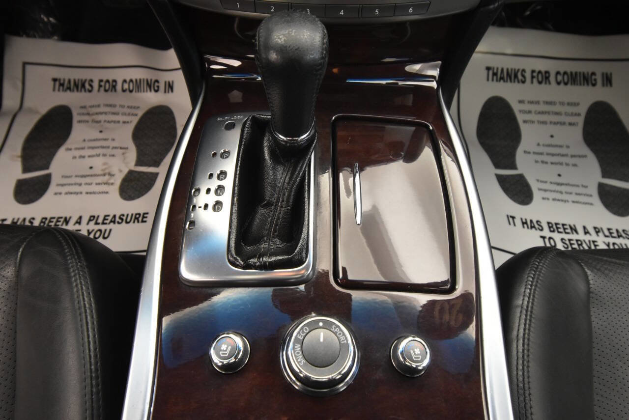 Used 2016 INFINITI Q70 L 3.7 w/ Technology Package image 26