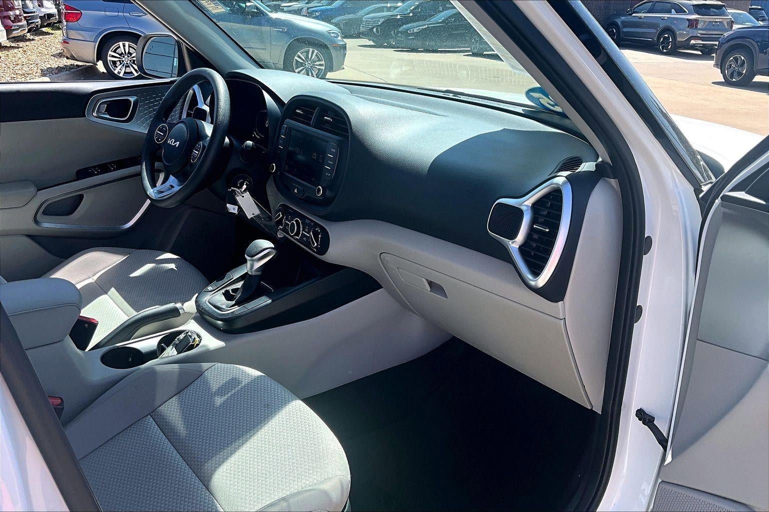 Used 2025 Kia Soul LX FWD image 26