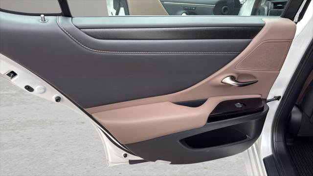 Certified 2023 Lexus ES 350 w/ Premium Package FWD image 14