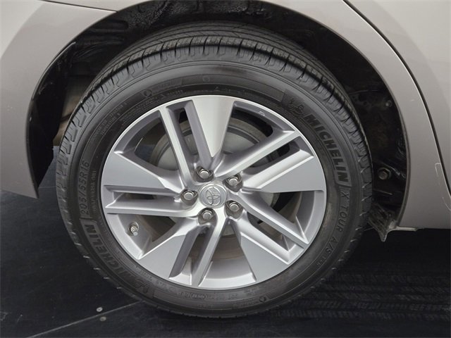 Used 2015 Toyota Corolla LE image 10