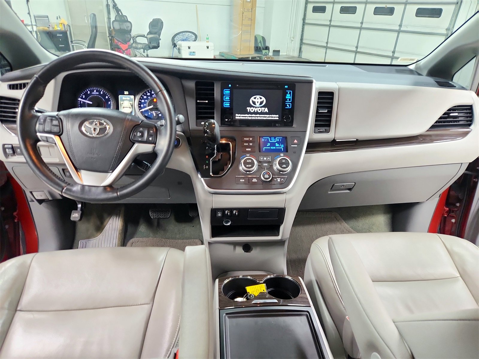Used 2015 Toyota Sienna XLE Premium image 24