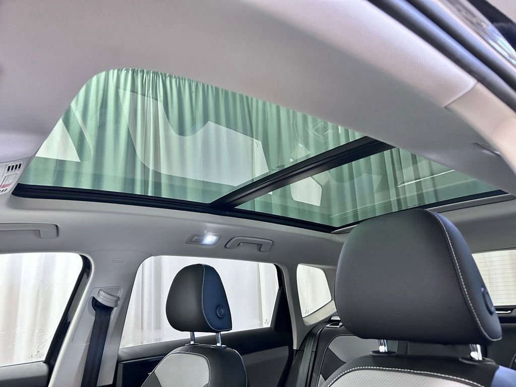 Used 2022 Volkswagen Taos SEL image 19