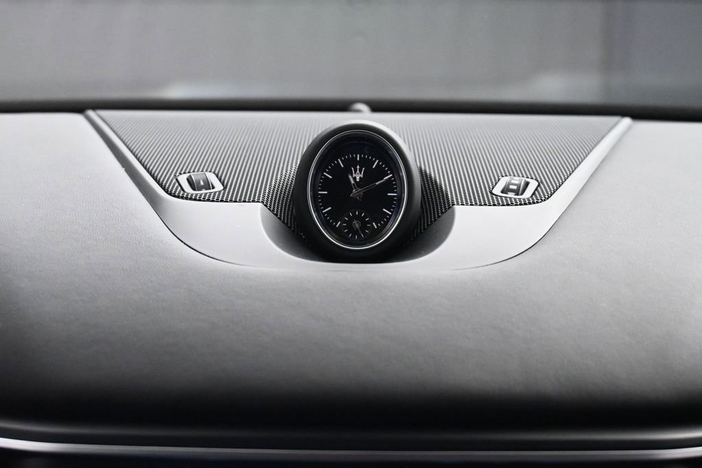 Used 2022 Maserati Levante GT AWD/4WD image 32