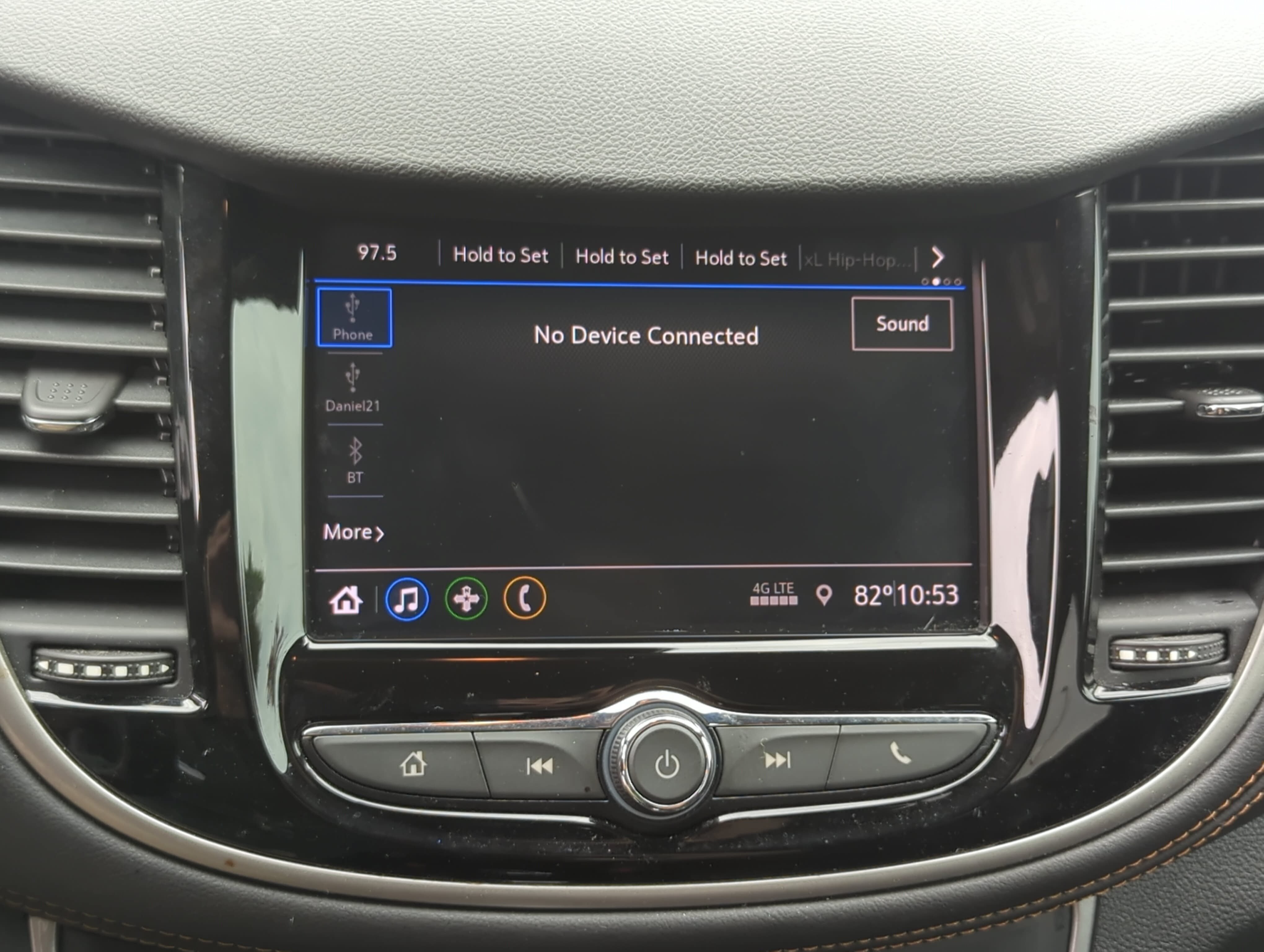 Used 2020 Chevrolet Trax LT w/ LT Convenience Package FWD image 18