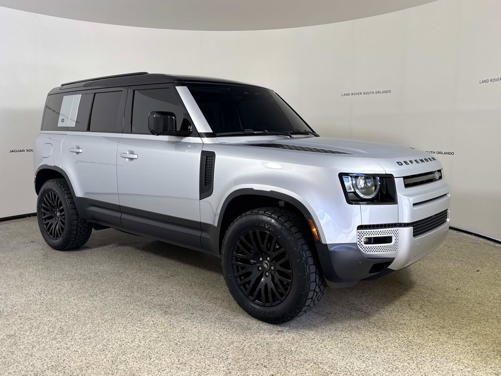 Used 2024 Land Rover Defender 110 S AWD/4WD image 7