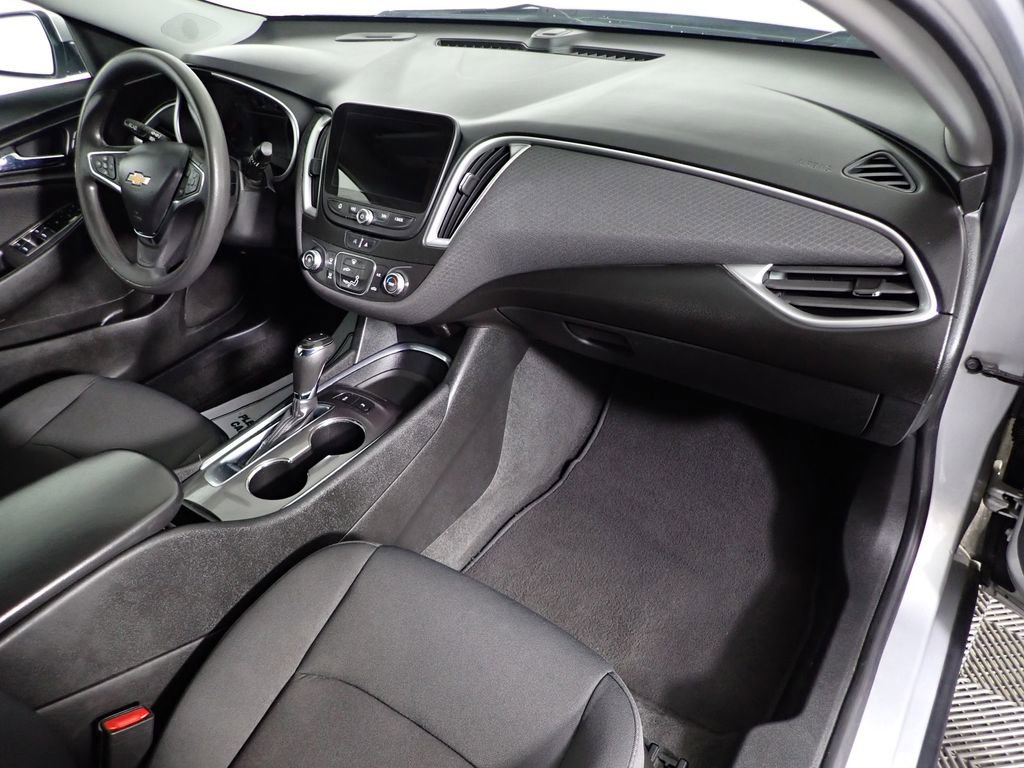 Used 2020 Chevrolet Malibu LS w/ Driver Confidence Package II image 33