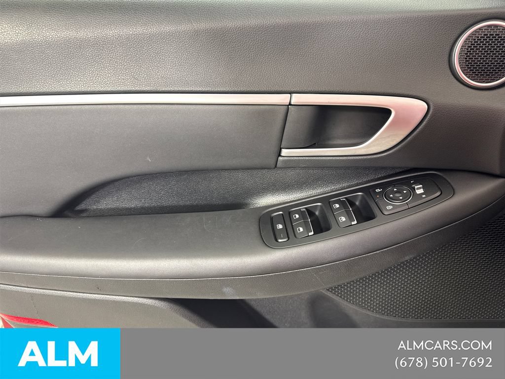 Used 2025 Hyundai Sonata SEL FWD image 13