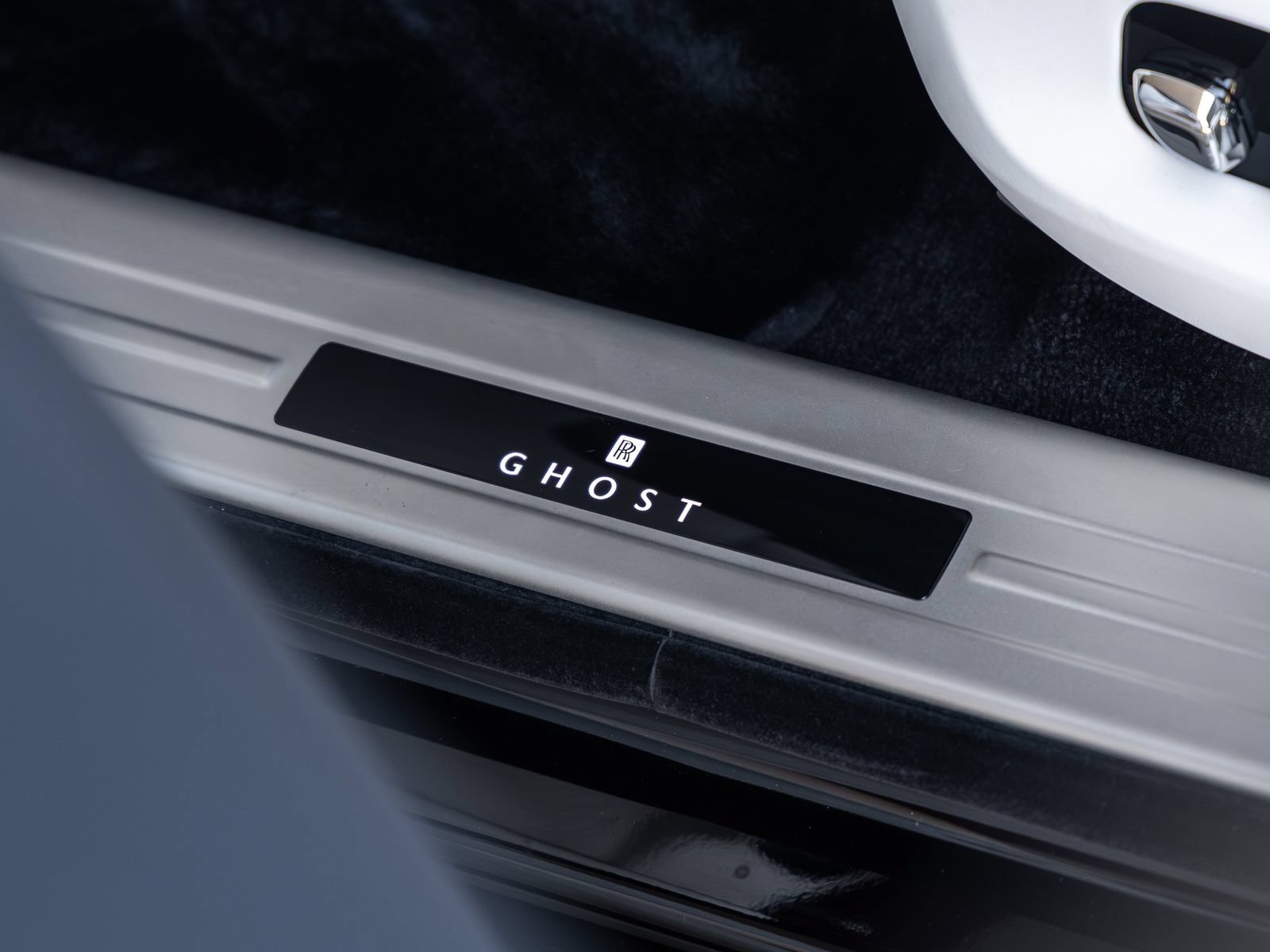 New 2027 Rolls-Royce Ghost AWD/4WD image 25