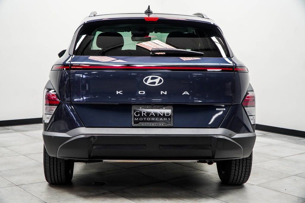 Used 2025 Hyundai Kona SEL image 9
