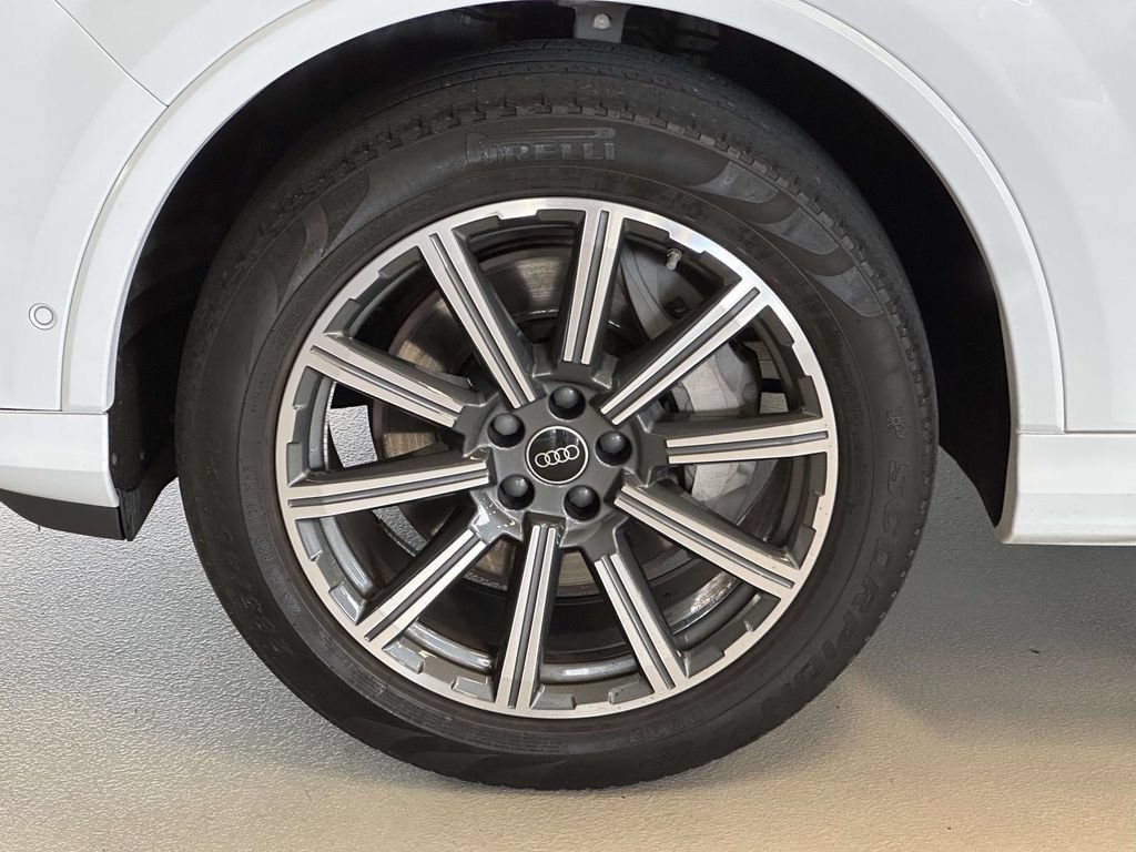 Used 2023 Audi Q7 2.0T Premium Plus w/ Premium Plus Package AWD/4WD image 8
