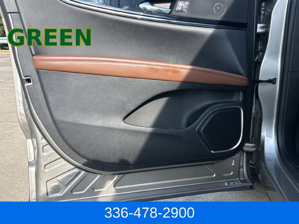 Used 2023 Lincoln Nautilus Reserve AWD/4WD image 13