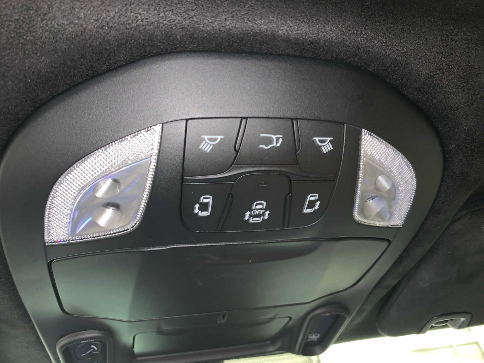 Used 2023 Chrysler Pacifica Pinnacle image 9