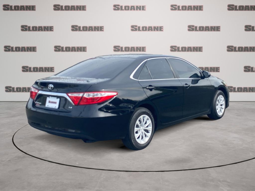 Used 2016 Toyota Camry LE image 5