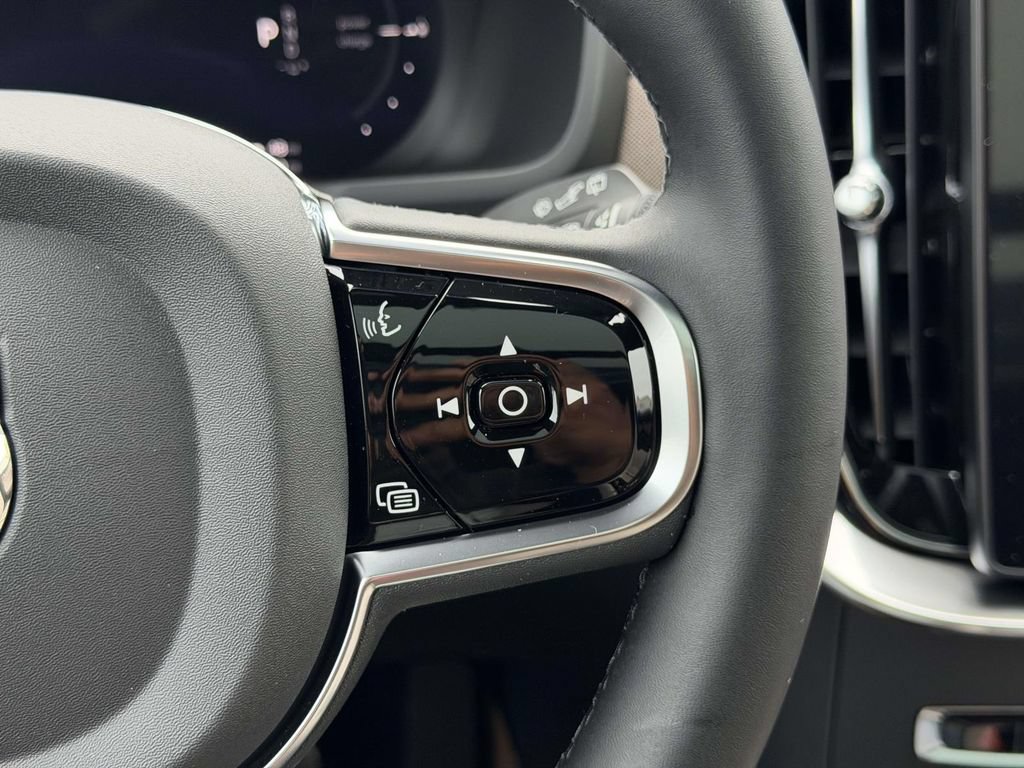 New 2026 Volvo XC90 T8 Plus w/ Protection Package AWD/4WD image 9