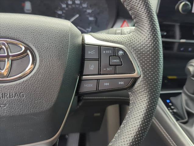 Certified 2023 Toyota Sienna XSE AWD/4WD image 17
