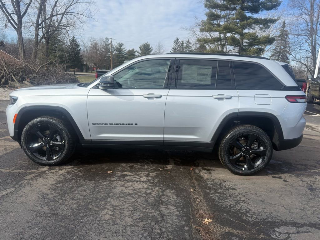 New 2026 Jeep Grand Cherokee Limited w/ Limited Altitude Package AWD/4WD image 6