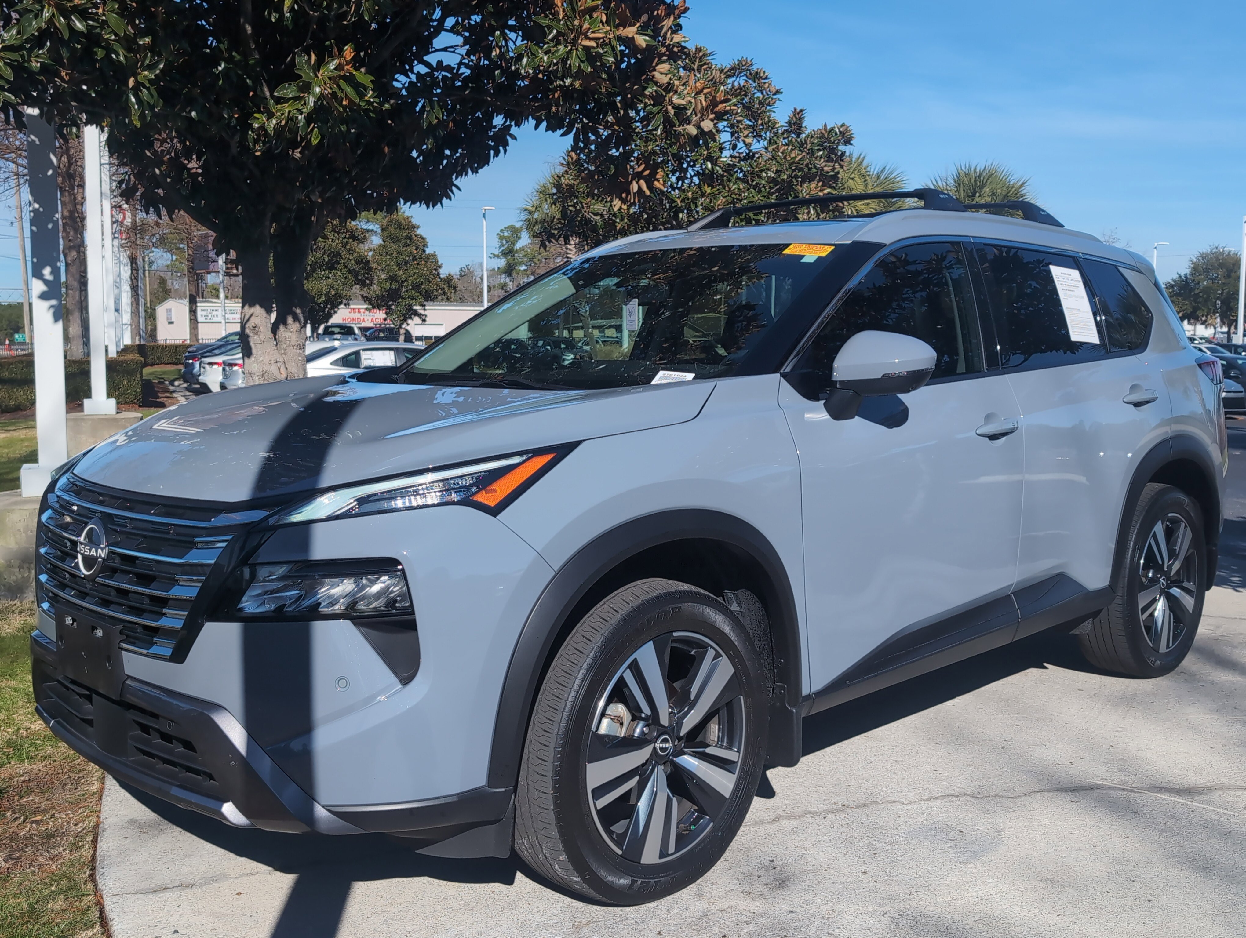 Used 2024 Nissan Rogue SL w/ SL Premium Package image 5