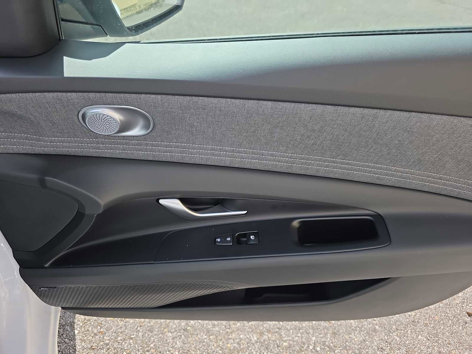 New 2025 Hyundai Elantra Limited image 26