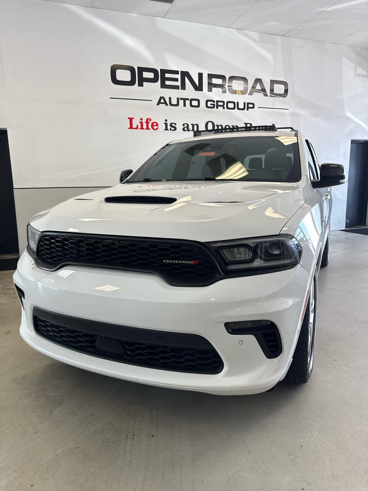 Used 2023 Dodge Durango R/T AWD/4WD image 2