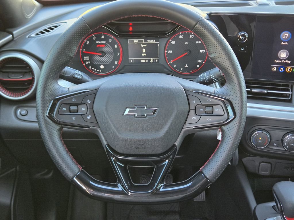 Used 2025 Chevrolet Trax RS w/ Sunroof Package image 19