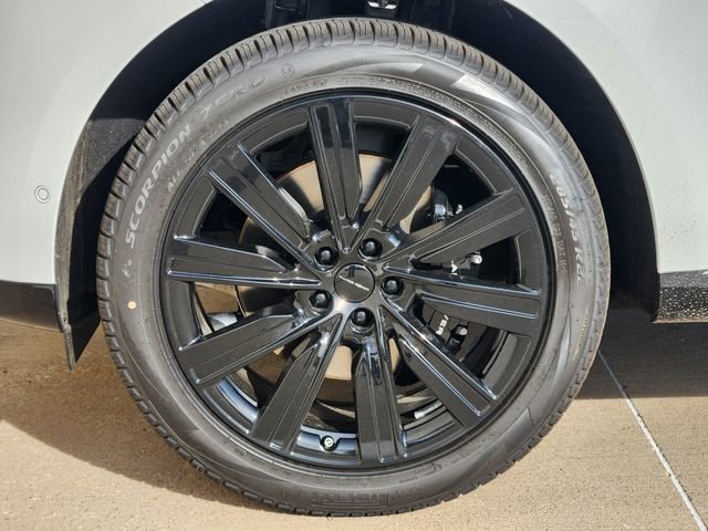 New 2026 Land Rover Range Rover SE image 7