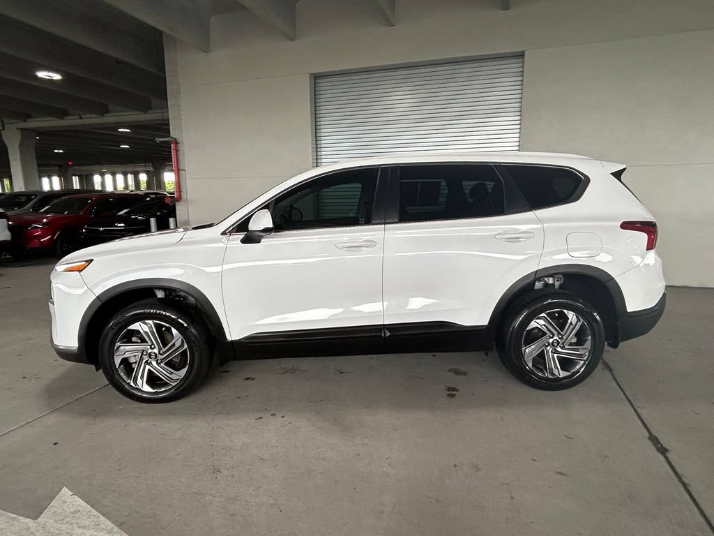 Used 2023 Hyundai Santa Fe SE AWD/4WD image 2