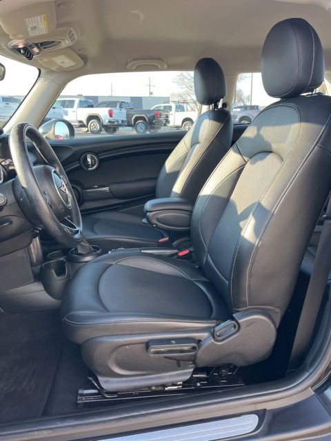 Used 2019 MINI Cooper 2-Door Hardtop image 26