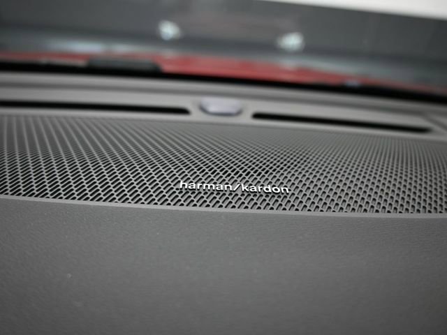 Used 2023 Volvo XC40 B5 Ultimate w/ Climate Package image 30