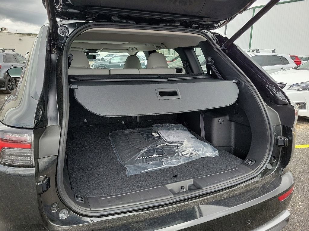 New 2025 Mitsubishi Outlander AWD image 6