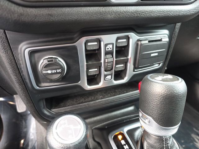 Used 2024 Jeep Wrangler Sport S image 27