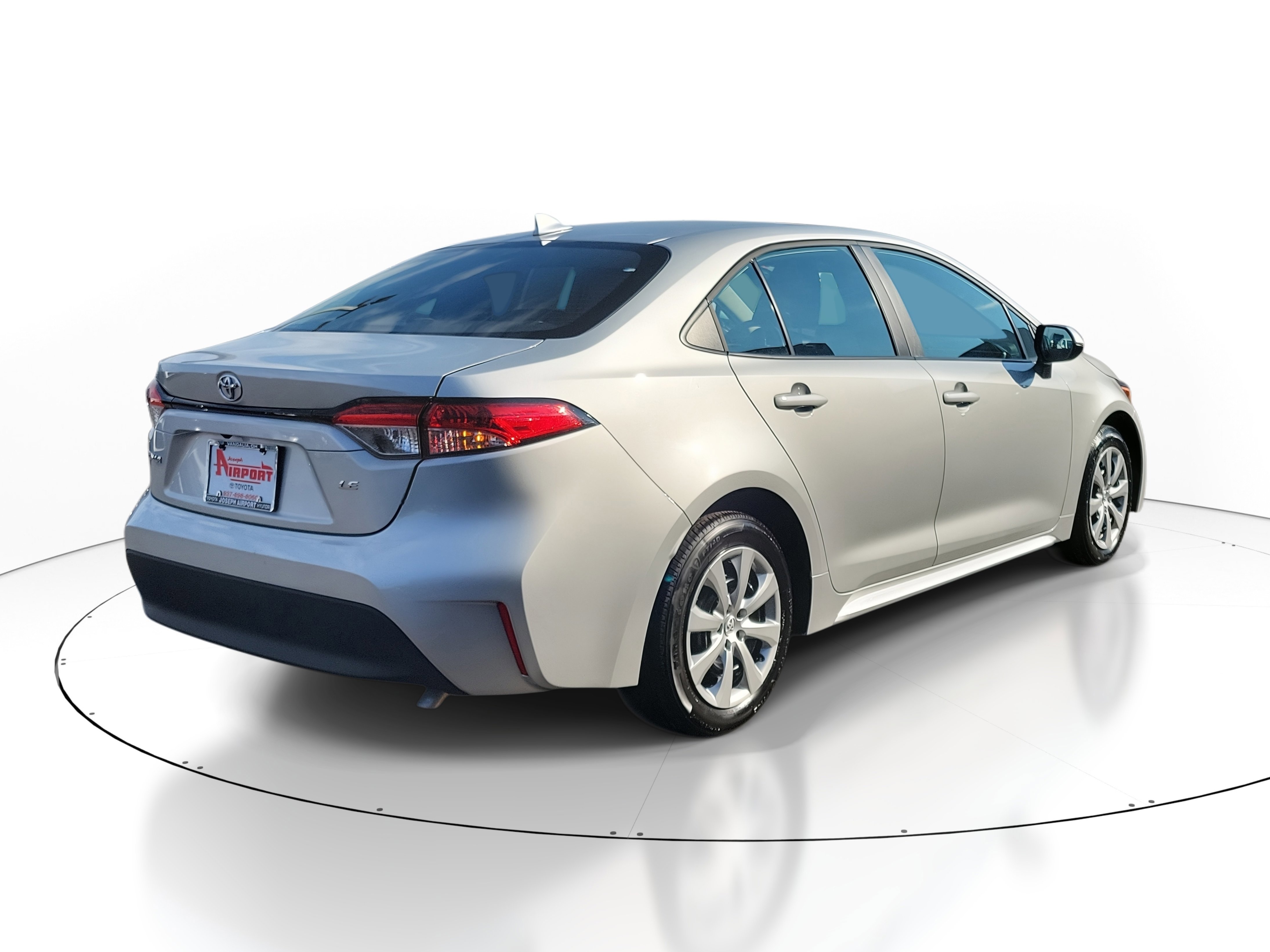 Used 2025 Toyota Corolla LE image 4