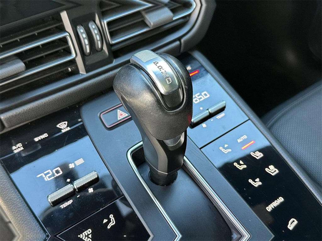 Used 2022 Porsche Macan S image 28