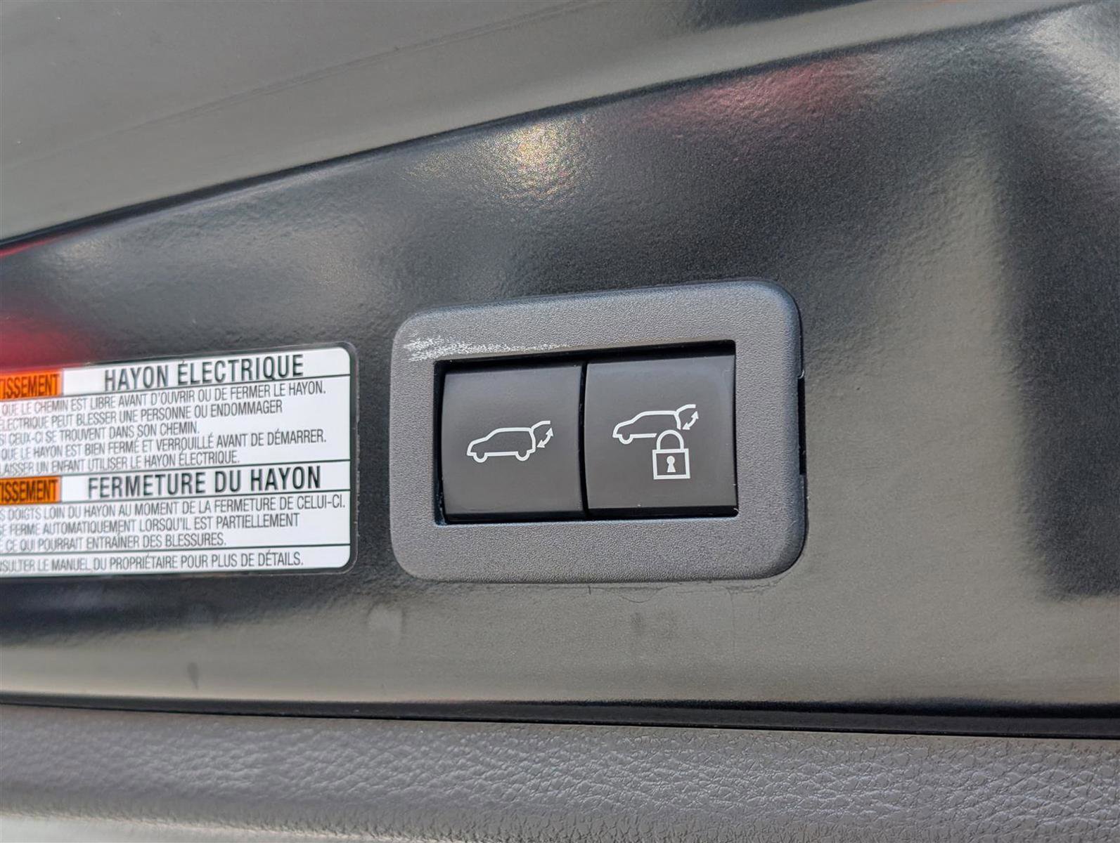 Used 2024 Toyota Corolla Cross XSE w/ Convenience Package image 16