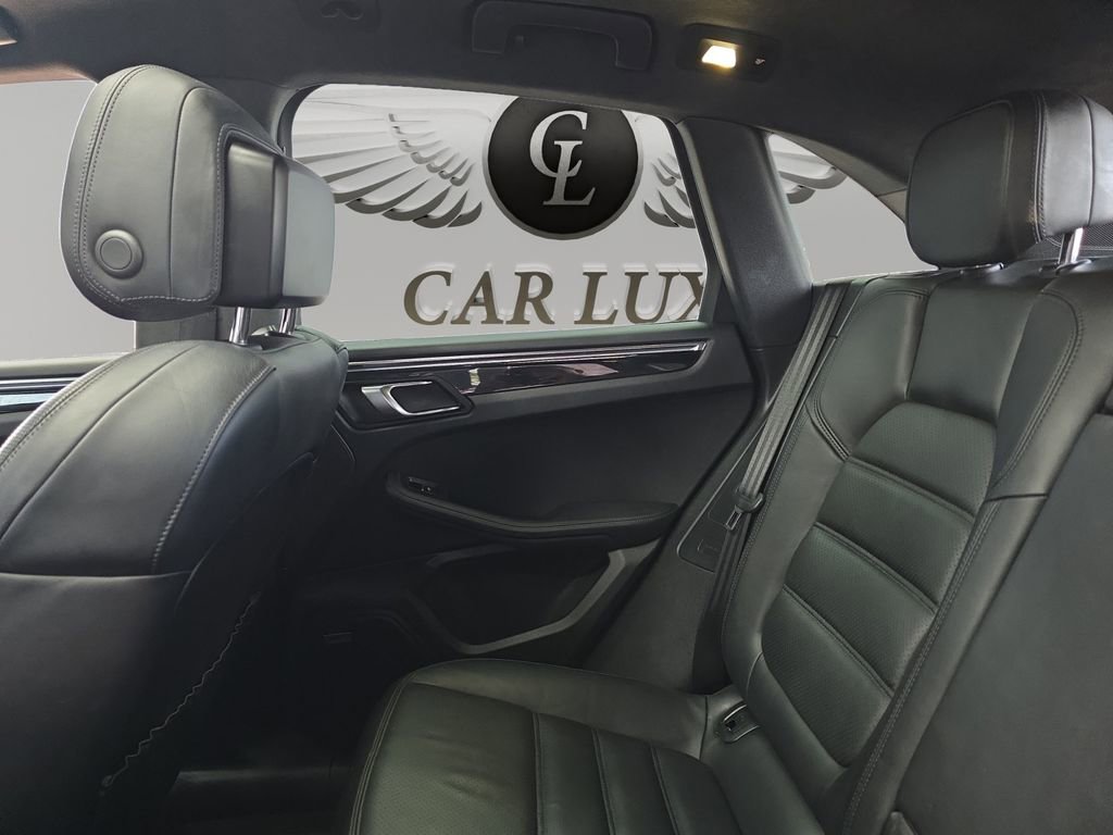 Used 2015 Porsche Macan Turbo image 29
