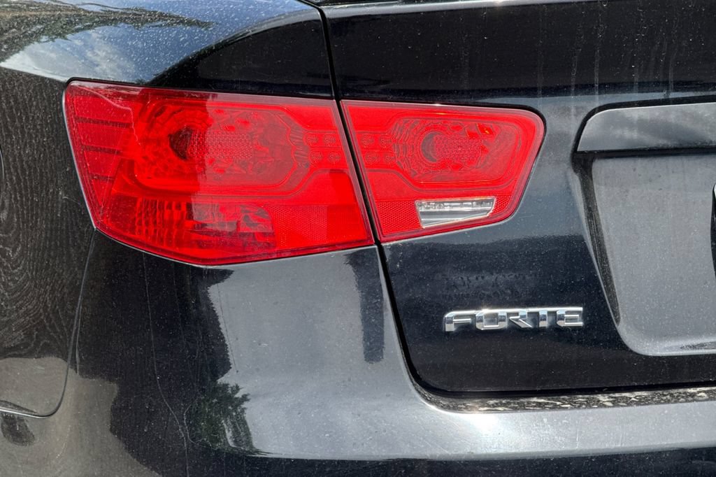Used 2011 Kia Forte EX FWD image 25