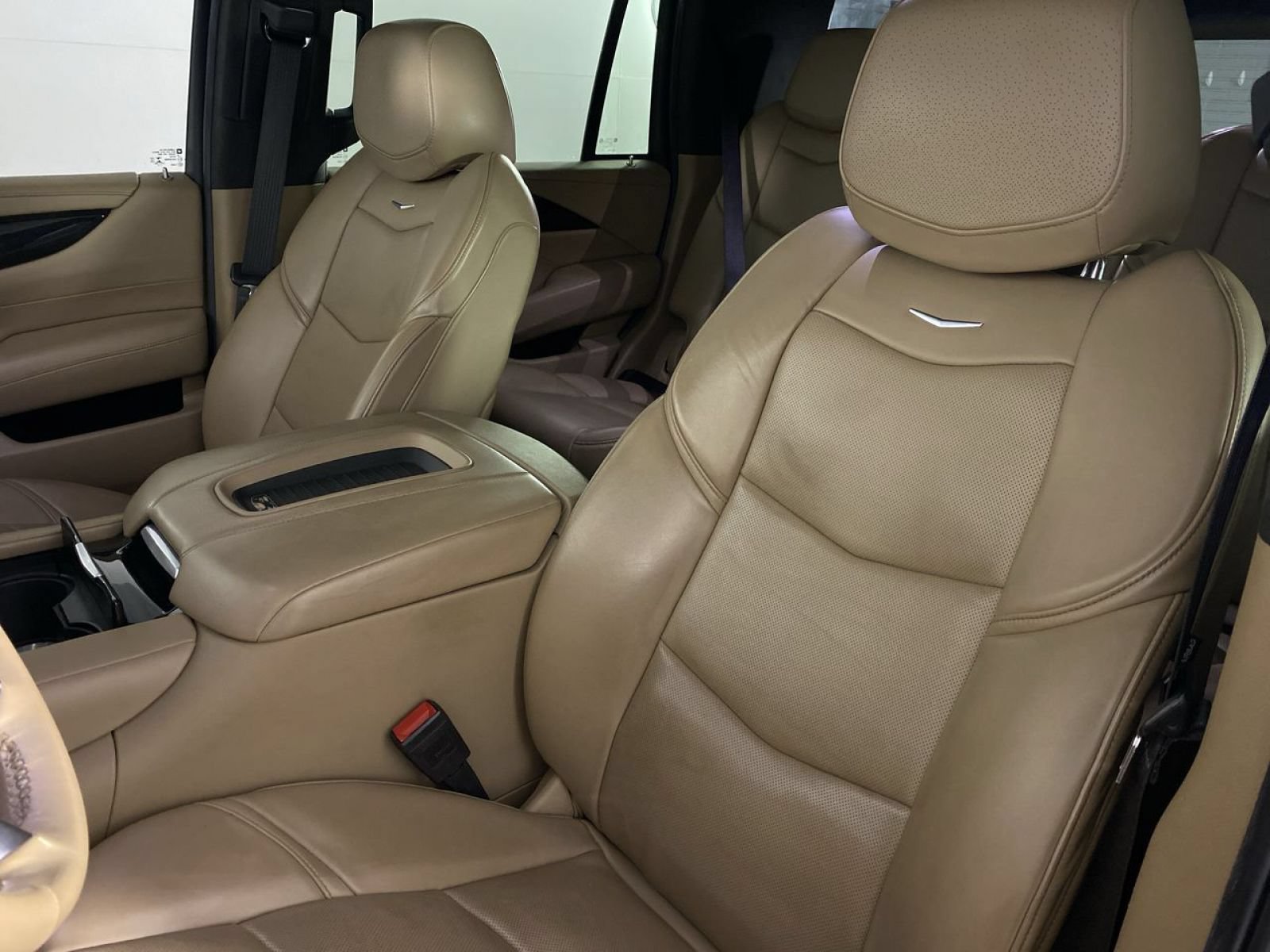 Certified 2020 Cadillac Escalade Platinum AWD/4WD image 12