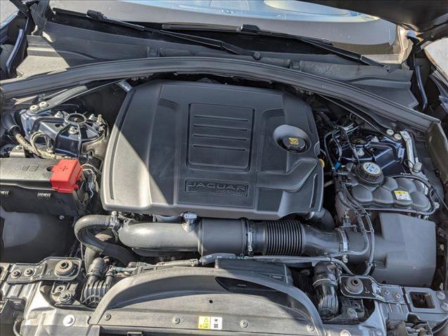 Used 2019 Jaguar F-PACE Premium image 25