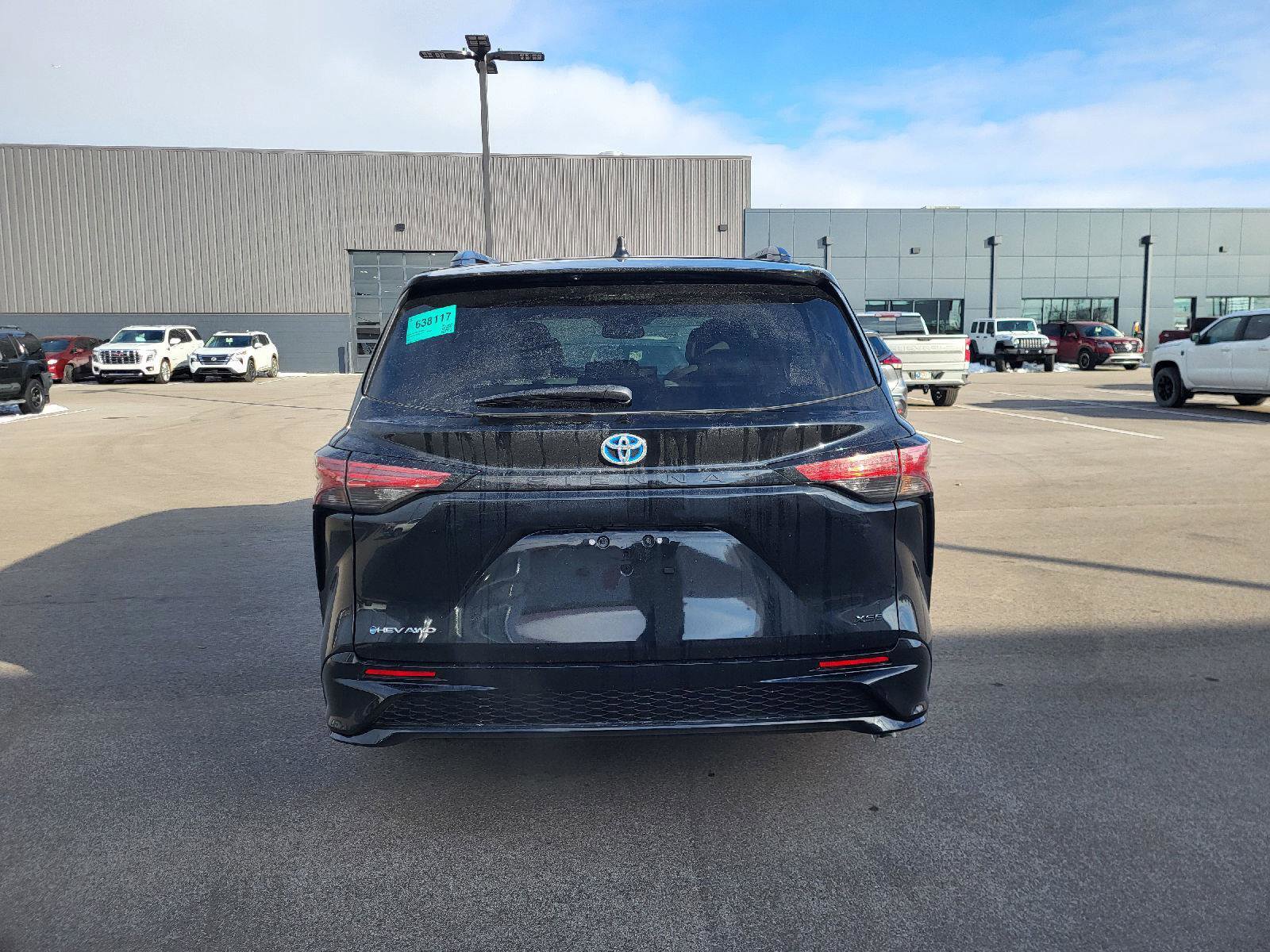Used 2025 Toyota Sienna XSE image 4