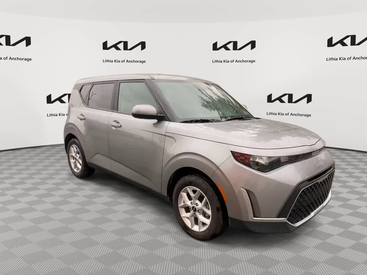 Certified 2025 Kia Soul LX w/ LX Technology Package FWD image 2