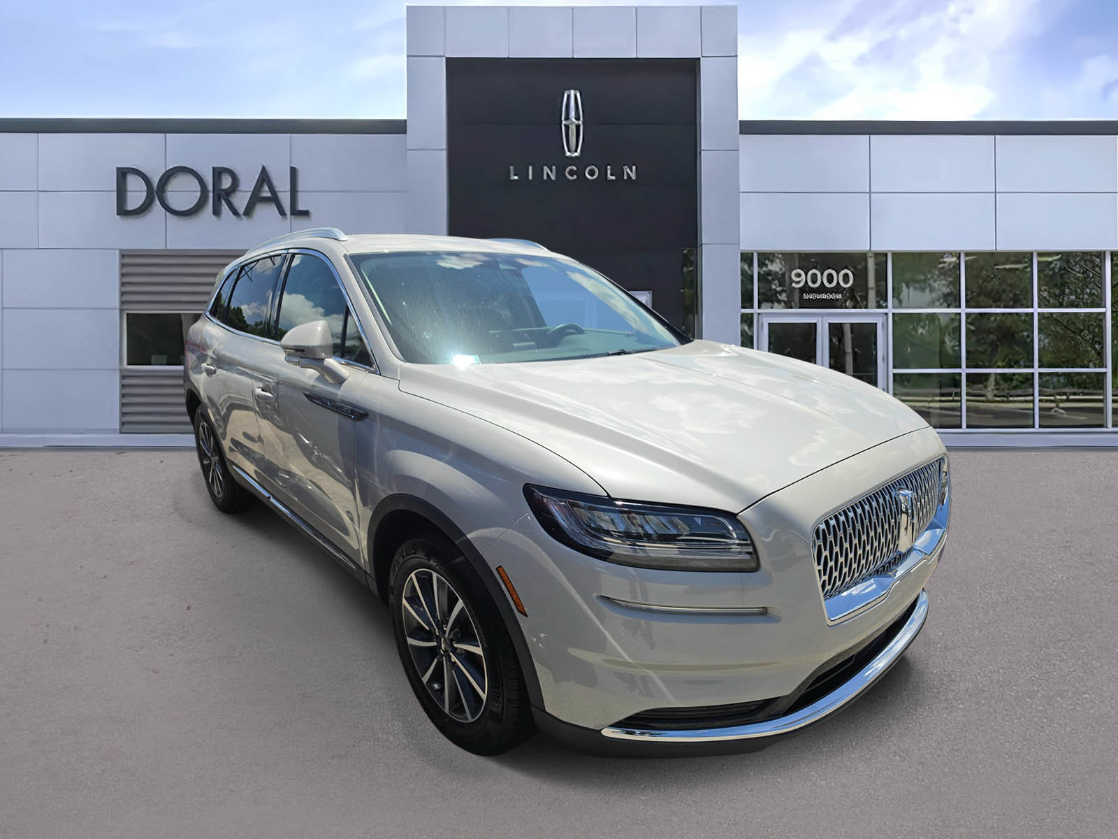 Used 2022 Lincoln Nautilus FWD image 1