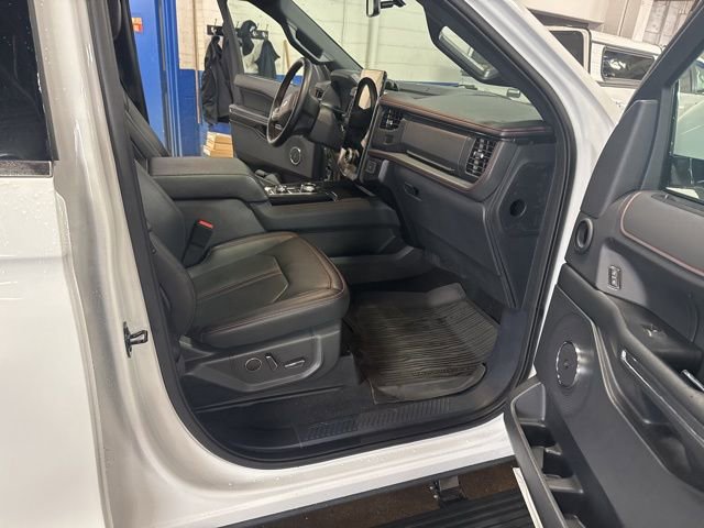 Used 2024 Ford Expedition Max Limited image 23
