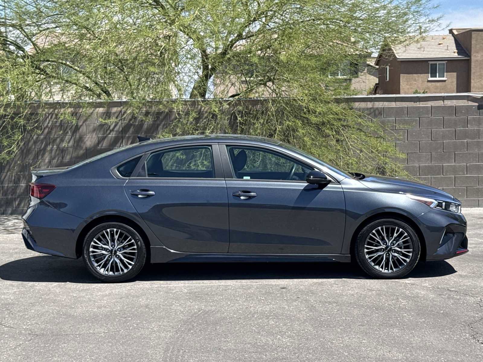 Used 2023 Kia Forte GT-Line w/ GT-Line Premium Package FWD image 9