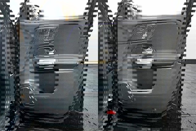 Used 2025 Mercedes-Benz GLB 250 250 image 30