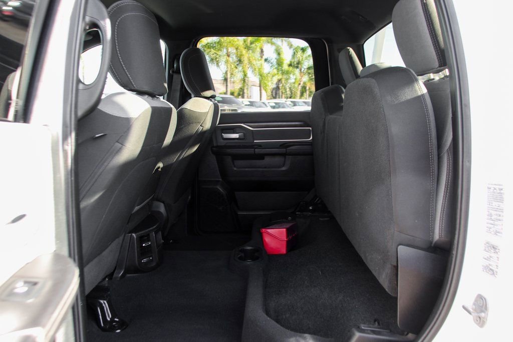 Used 2021 RAM 3500 Big Horn image 31