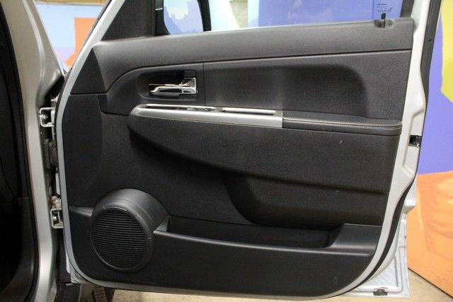 Used 2010 Jeep Liberty Limited image 9